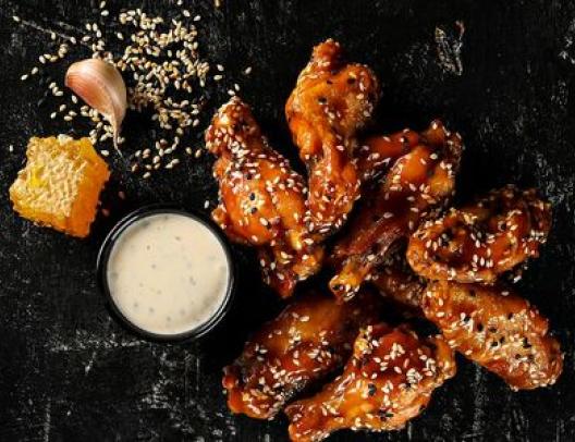 Крила Buffalo . Доставка їжі на замовлення, Швидка доставка їжі від HOLLYFOOD